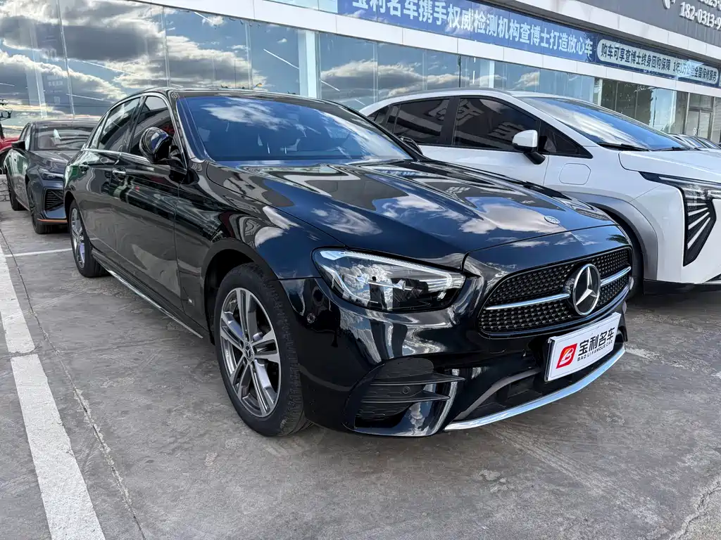 Mercedes-Benz E-Class 2022