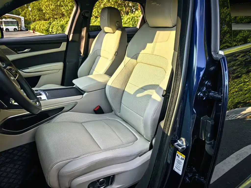 Jaguar F-PACE — миниатюра 10