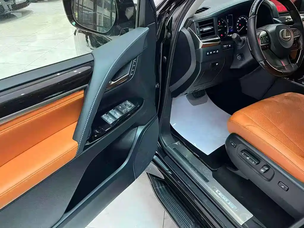 Lexus LX 570 Dynamic Luxury Edition, фото 7