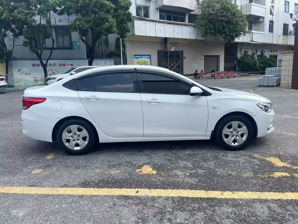Chevrolet Cavalier — миниатюра 4
