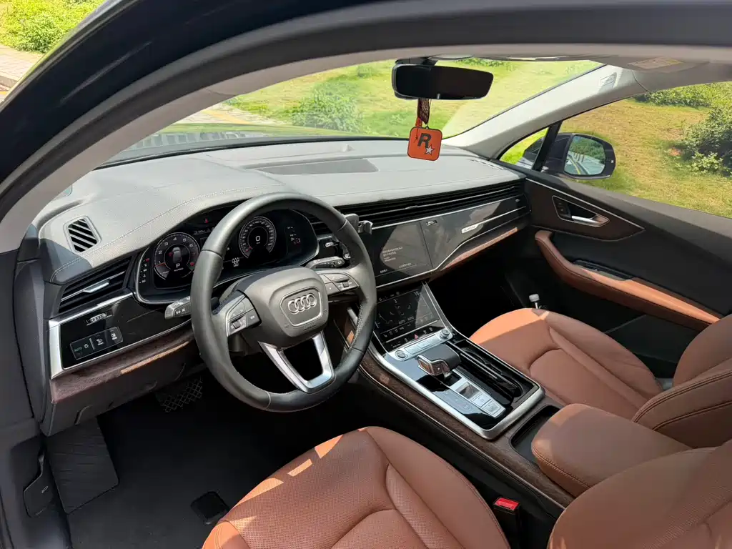 Audi Q7 2023 45 TFSI quattro S line Sport