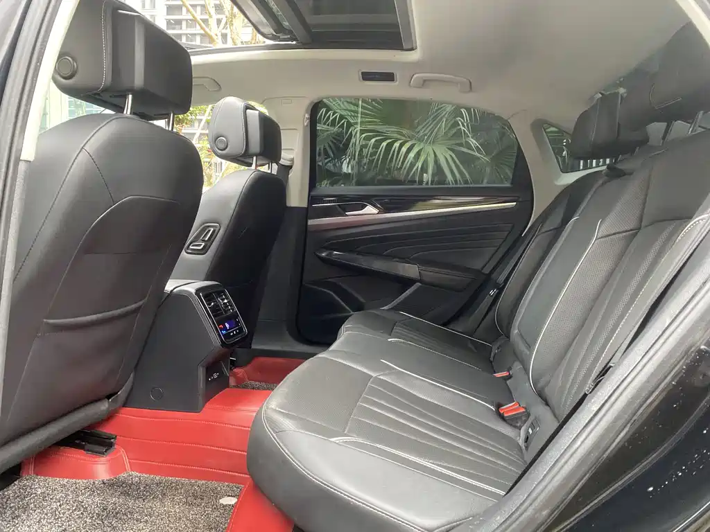 Volkswagen Passat 2024 380TSI Elite