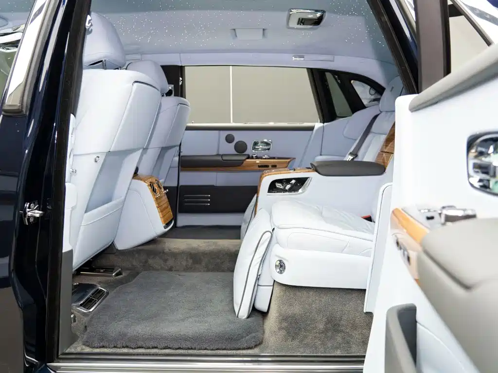 Rolls-Royce Phantom — миниатюра 17