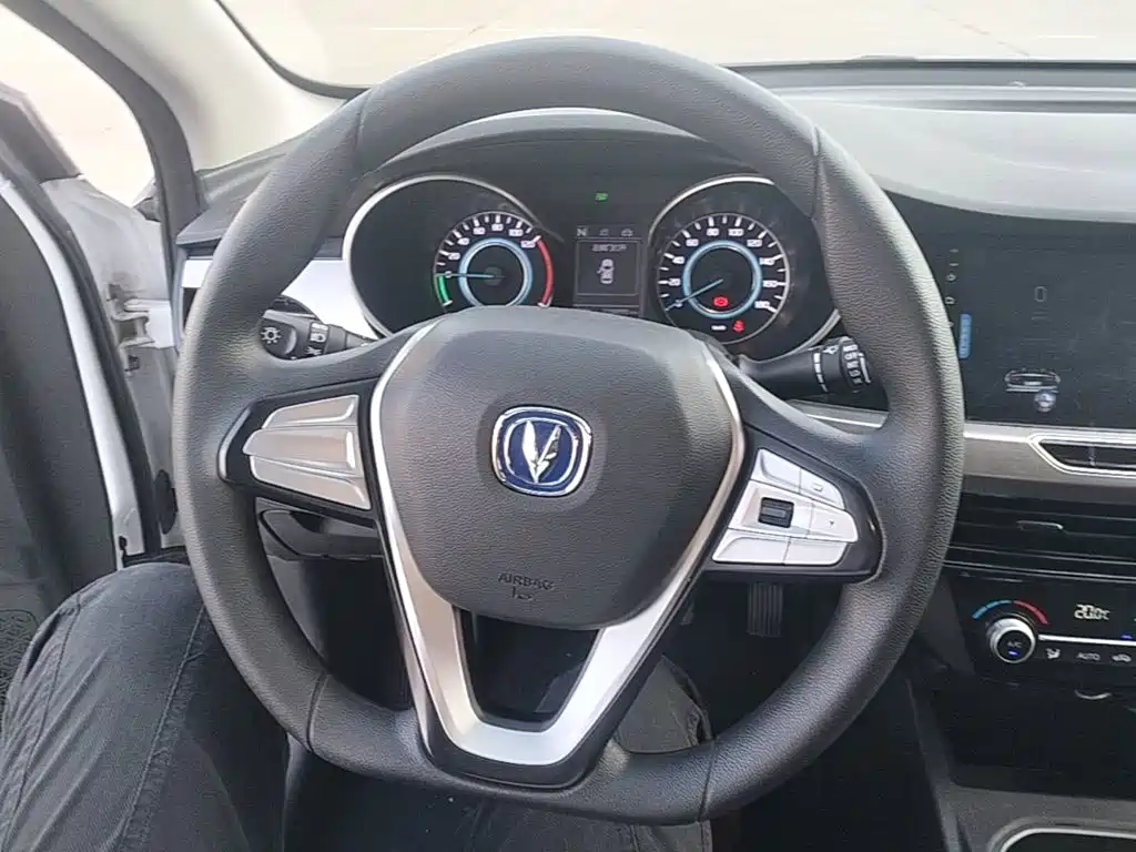 Changan Eado New Energy — миниатюра 11