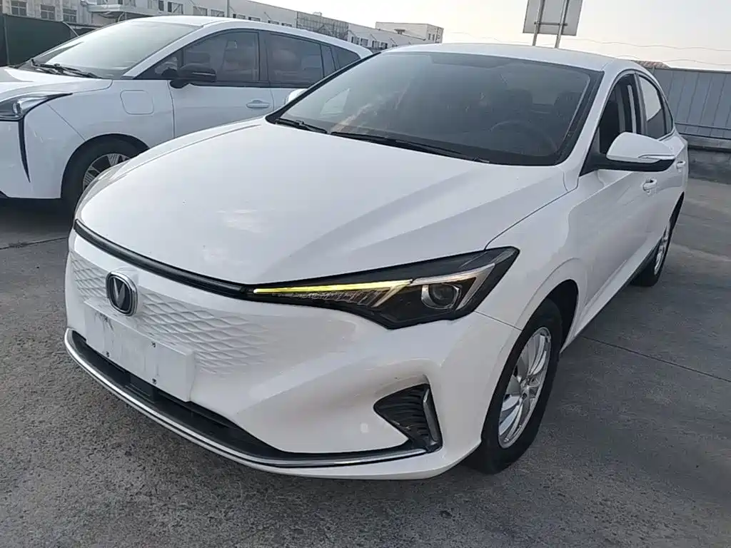 Changan Eado New Energy — миниатюра 2