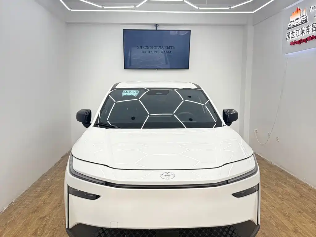 Toyota bZ3X - фото 2