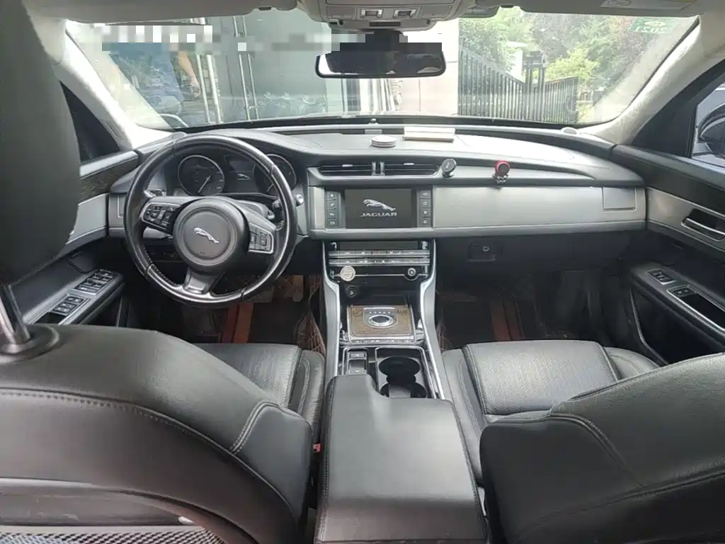Jaguar XFL — миниатюра 10