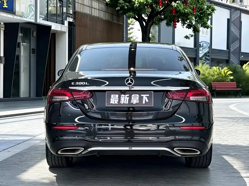 Mercedes-Benz E-Class — миниатюра 8