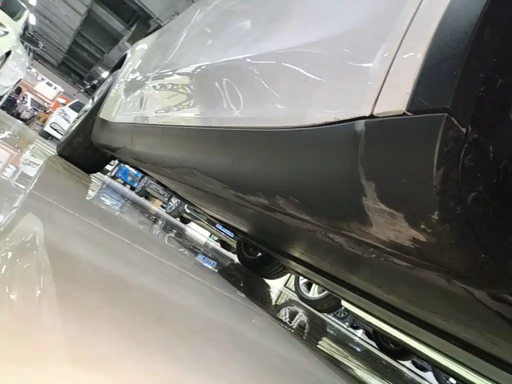 Tesla Model Y — миниатюра 21