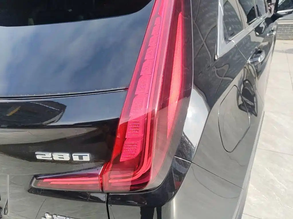 Cadillac XT4 — миниатюра 8