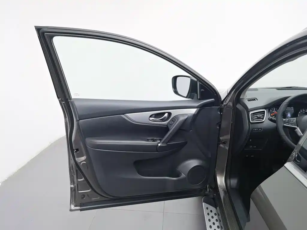 Nissan Qashqai — миниатюра 8