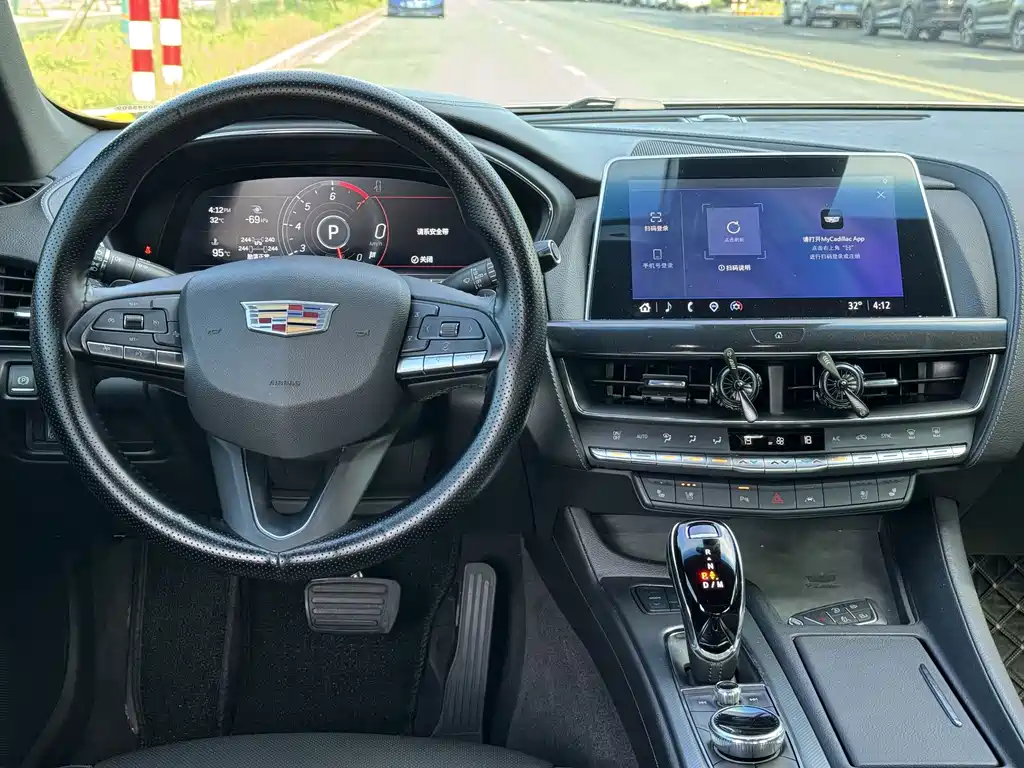 Cadillac CT5 — миниатюра 7