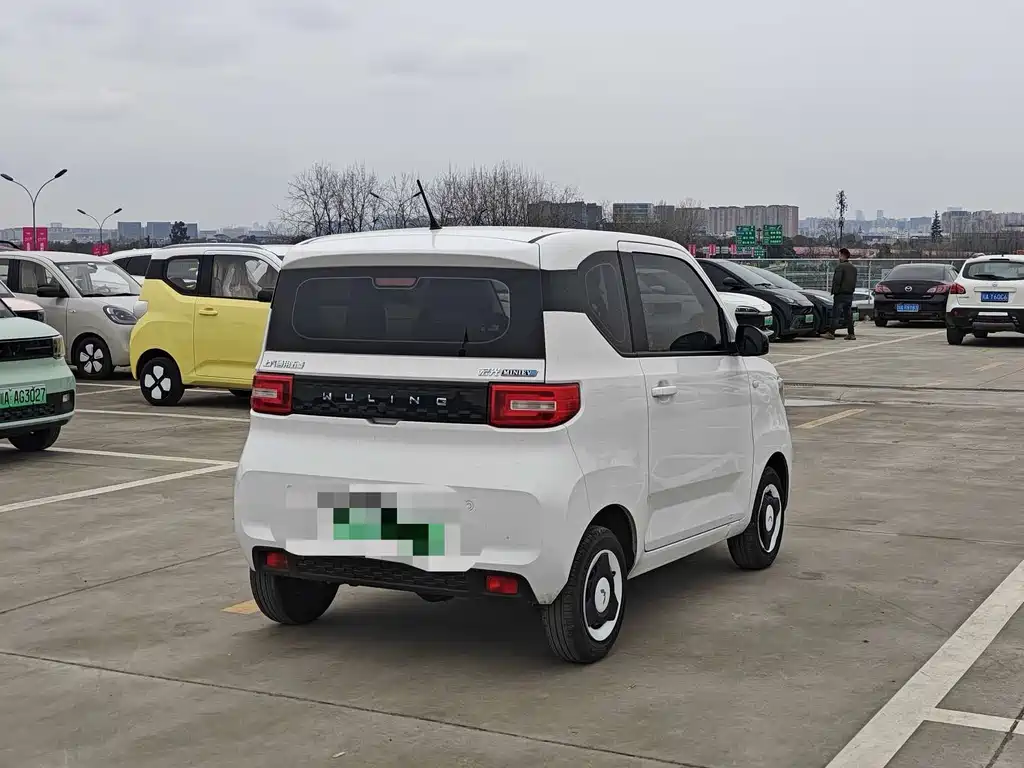 Wuling MINIEV — миниатюра 3