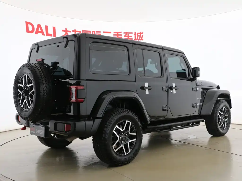 Jeep Wrangler — миниатюра 12