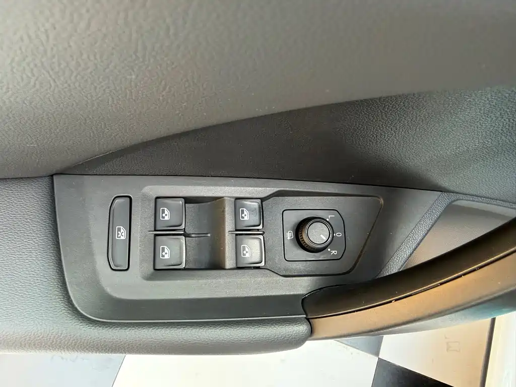 Volkswagen Tharu — миниатюра 13