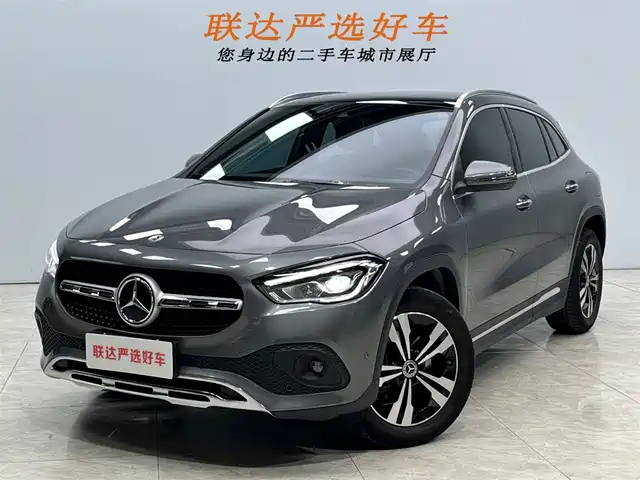 MERCEDES-BENZ GLA