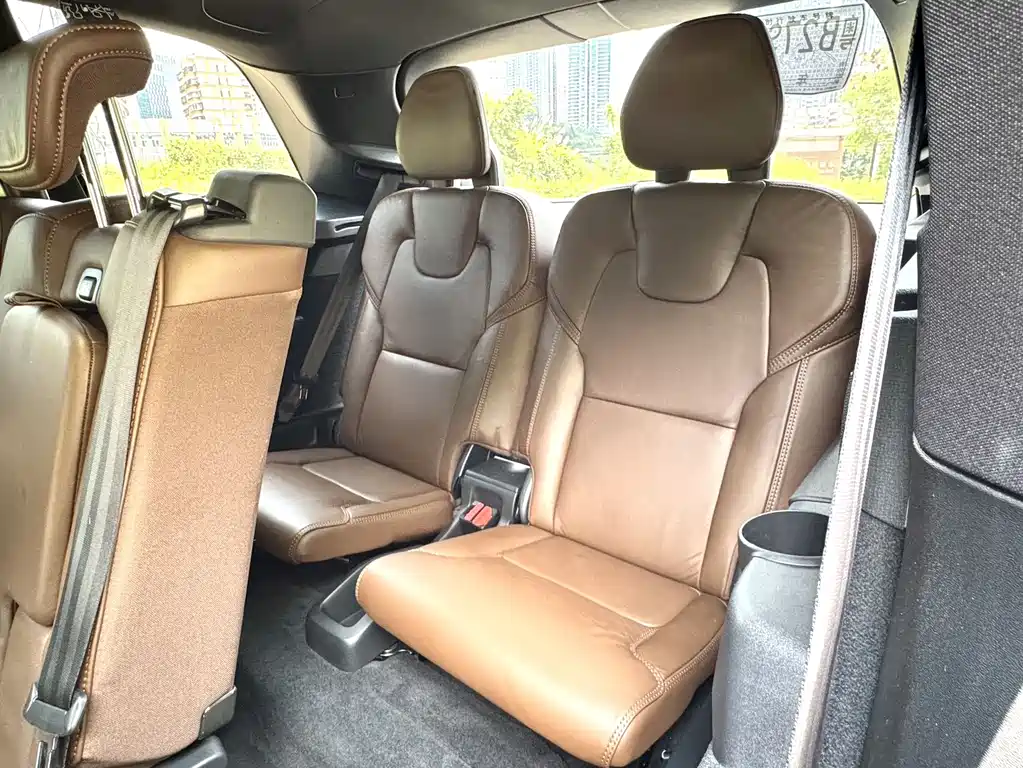 Volvo XC90 2022 B6 Luxury 7 мест