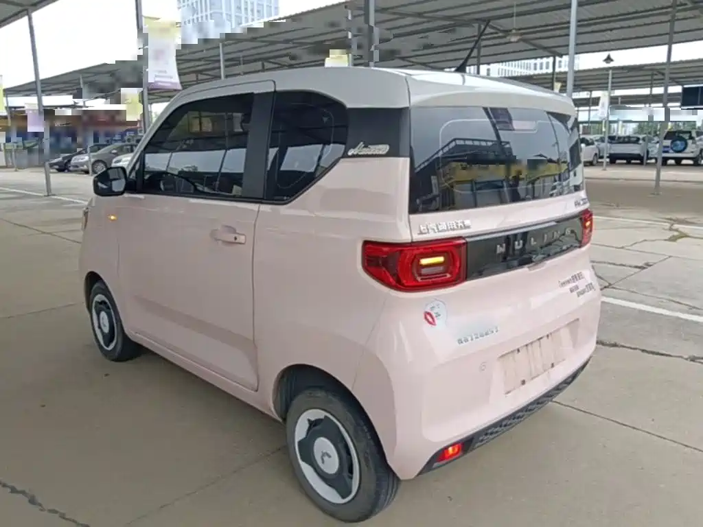 Wuling MINIEV — миниатюра 5