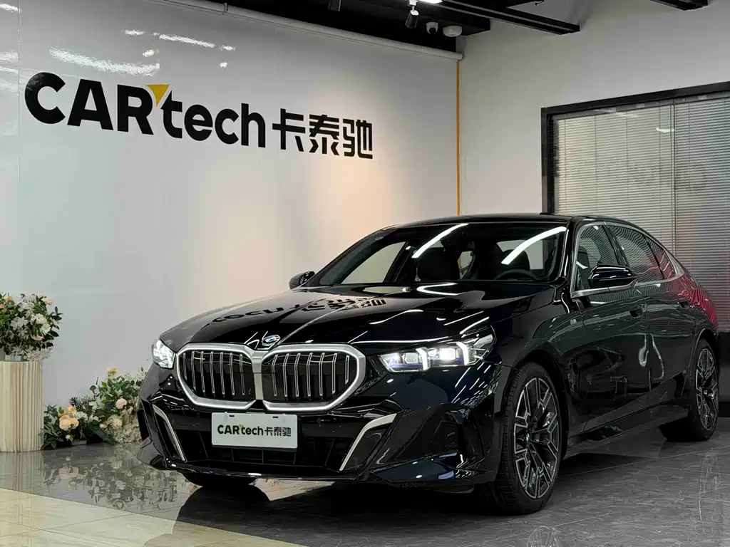BMW 5 Series 2025