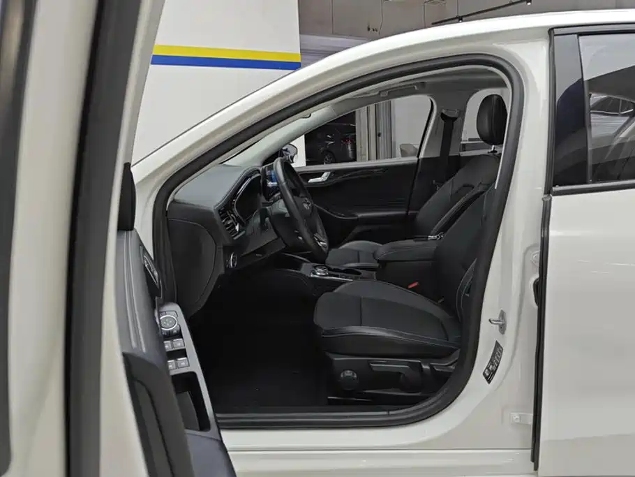 Ford Focus — миниатюра 9