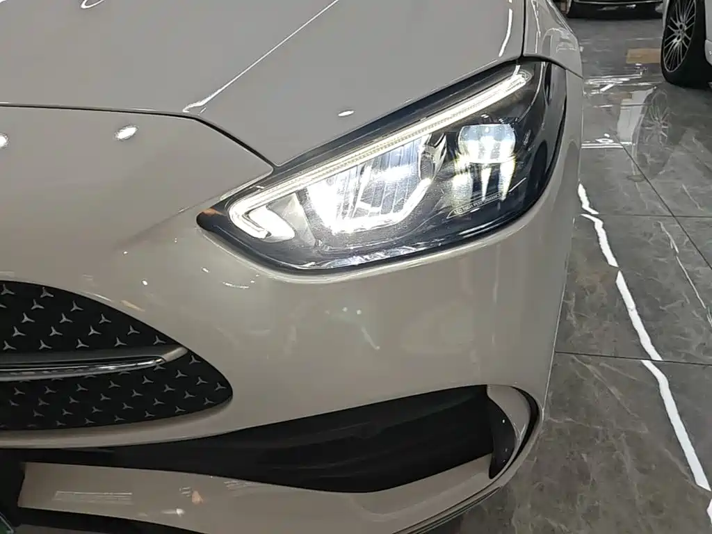 Mercedes-Benz C-Class — миниатюра 24