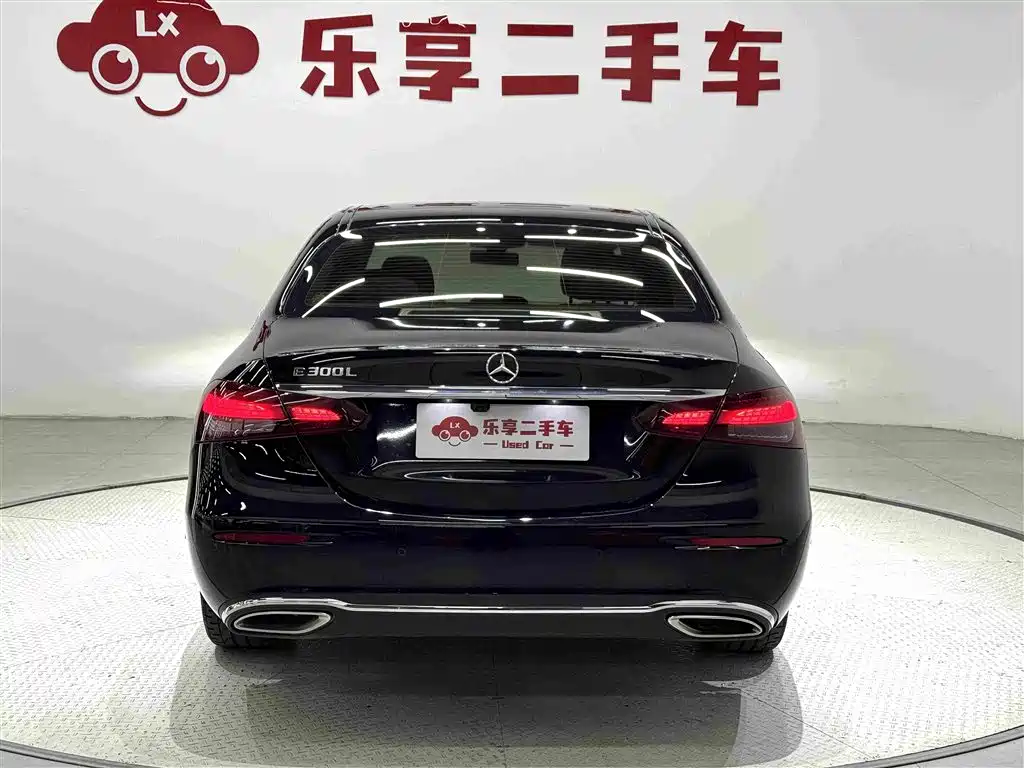 Mercedes-Benz E-Class — миниатюра 4