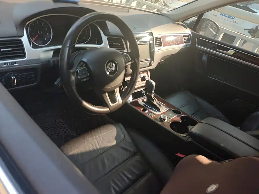 Volkswagen Touareg — миниатюра 12