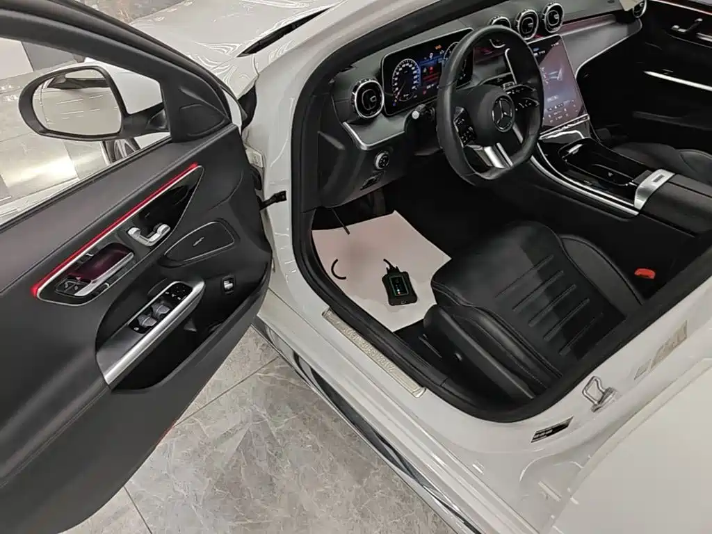 Mercedes-Benz C-Class — миниатюра 16