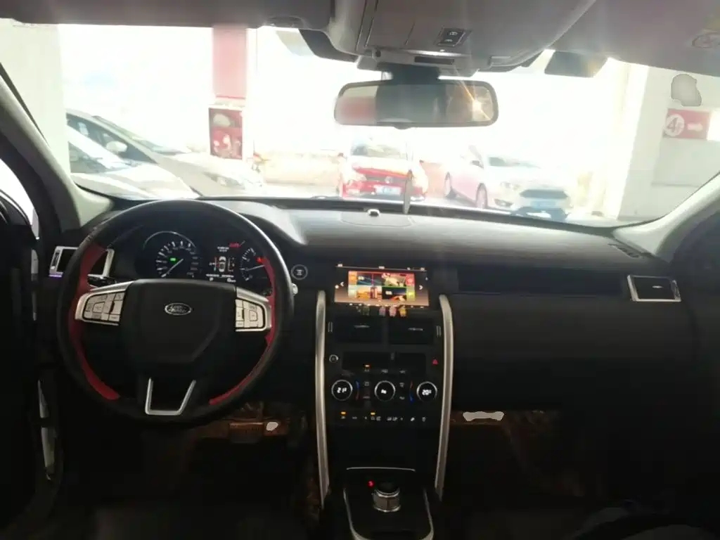 Land Rover Discovery Sport — миниатюра 10