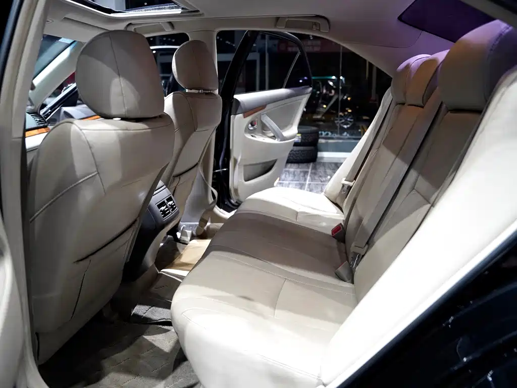 Toyota Camry — миниатюра 17