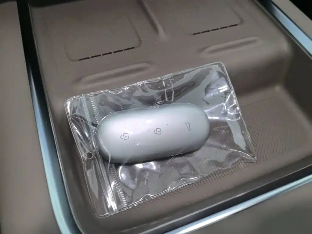 Li Auto Li L8 — миниатюра 9