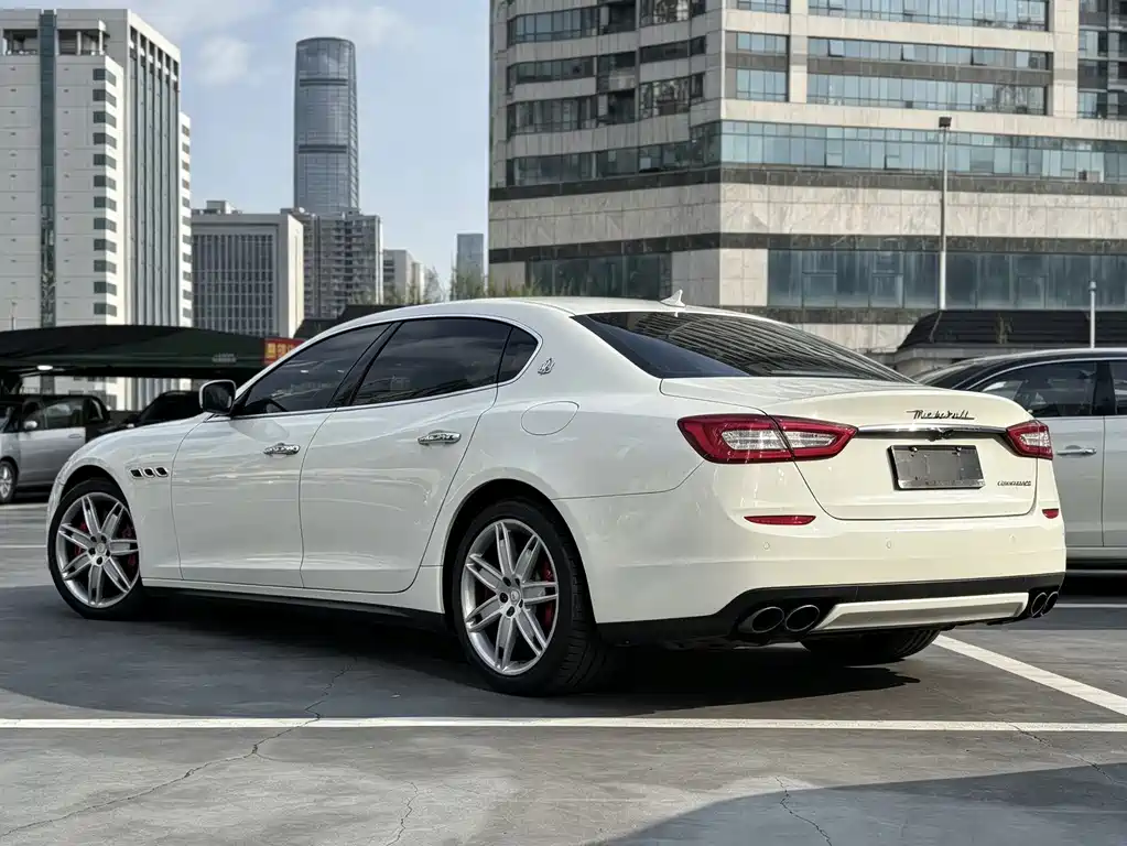 Maserati Quattroporte — миниатюра 4