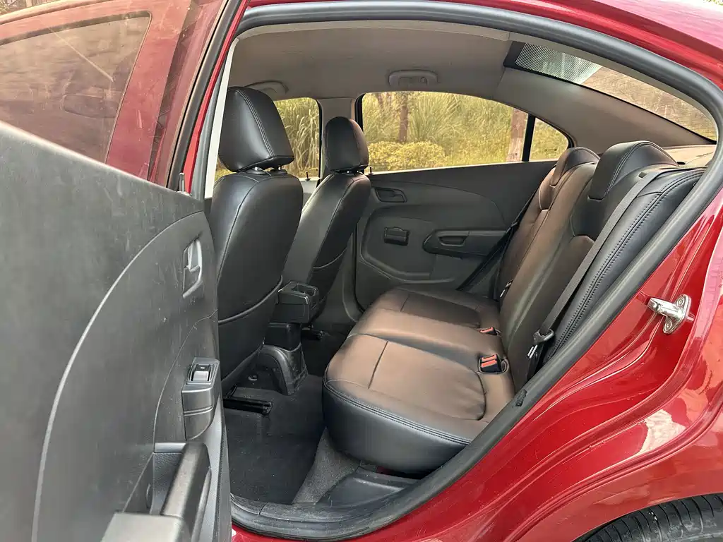 Chevrolet Aveo — миниатюра 13