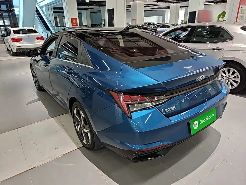 Hyundai Elantra — миниатюра 5