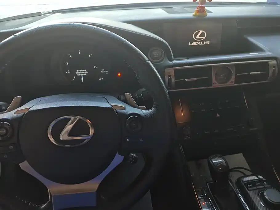 Lexus IS — миниатюра 12
