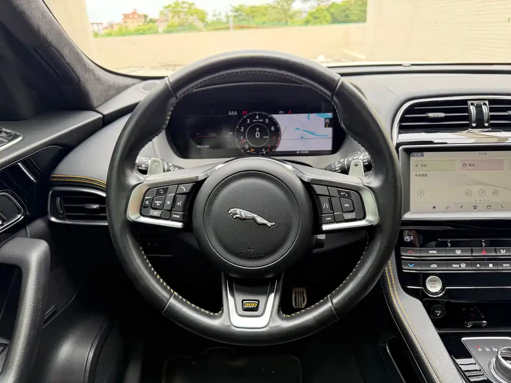 Jaguar F-PACE — миниатюра 16