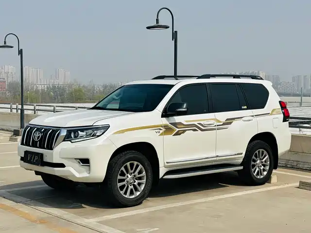 TOYOTA PRADO