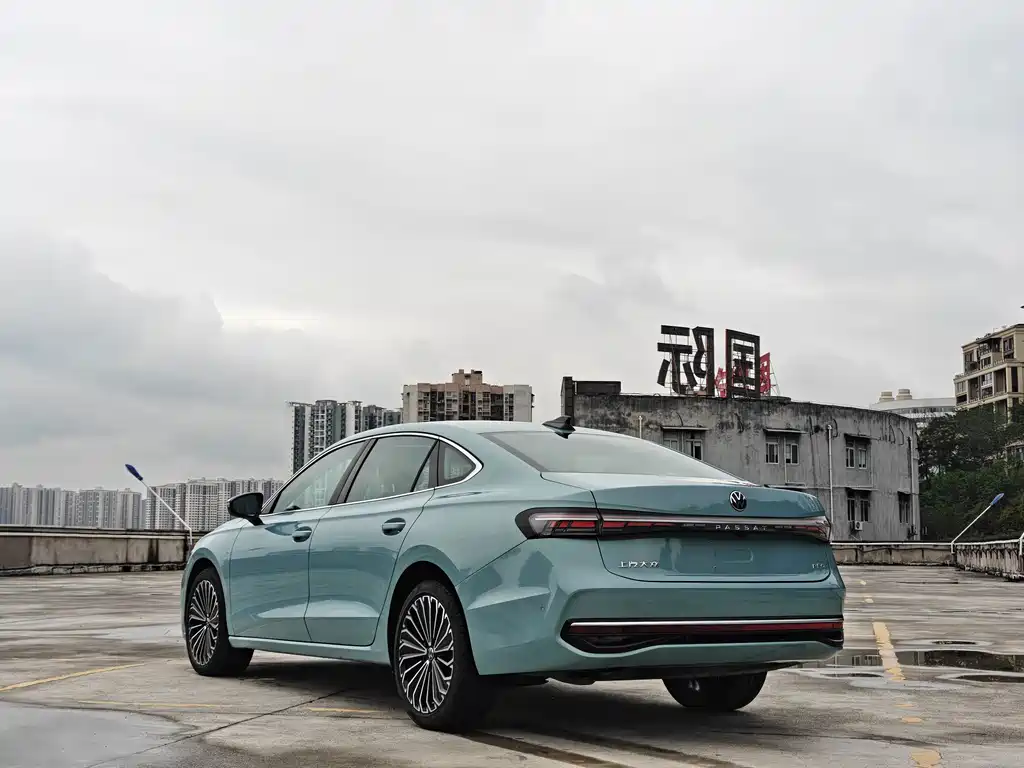 Volkswagen Passat — миниатюра 5