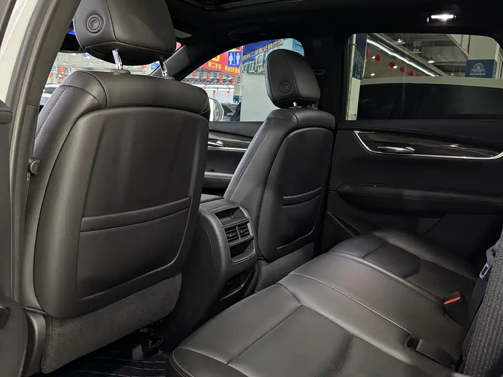 Cadillac XT5 — миниатюра 4