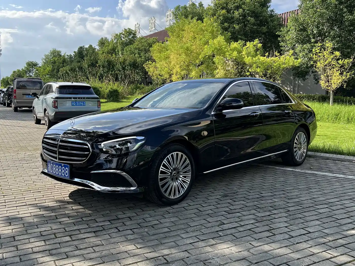 奔驰E级 2023款 E 300 L 豪华型 2023