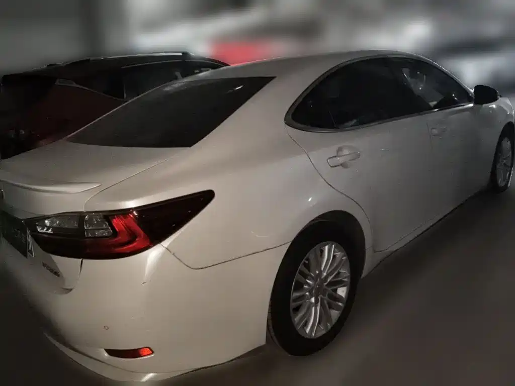 Lexus ES — миниатюра 6