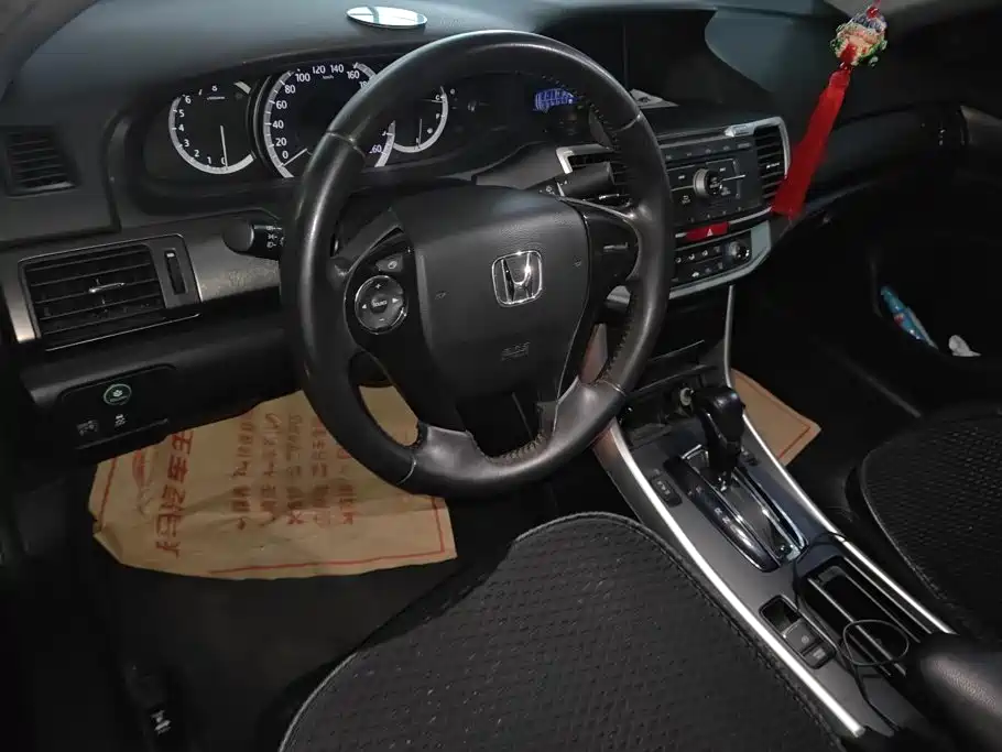 Honda Accord — миниатюра 12