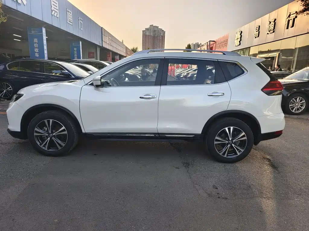Nissan X-Trail — миниатюра 4