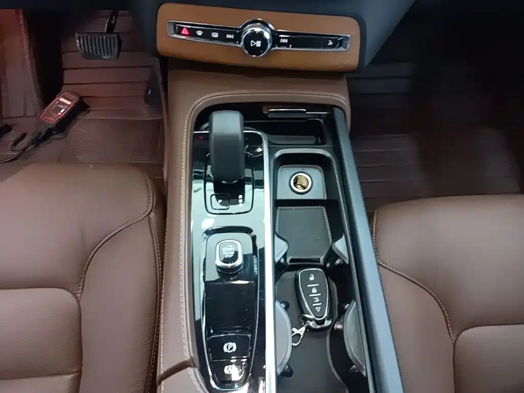 Volvo XC90 — миниатюра 14