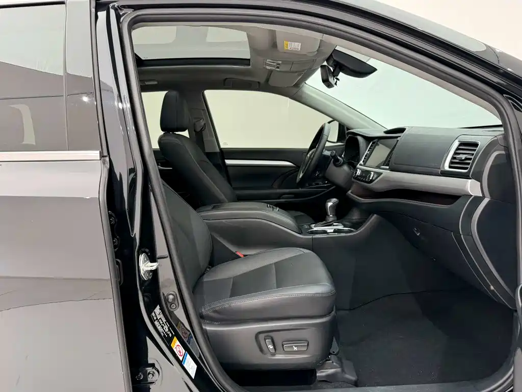 Toyota Highlander — миниатюра 17