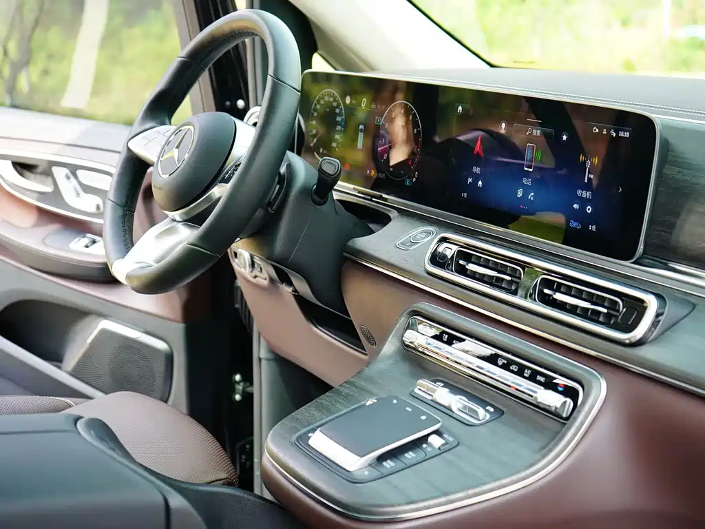 Mercedes-Benz V-Class — миниатюра 21