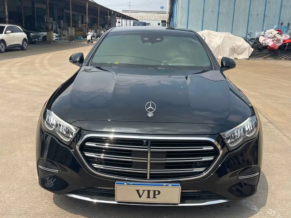Mercedes-Benz E-Class — миниатюра 2