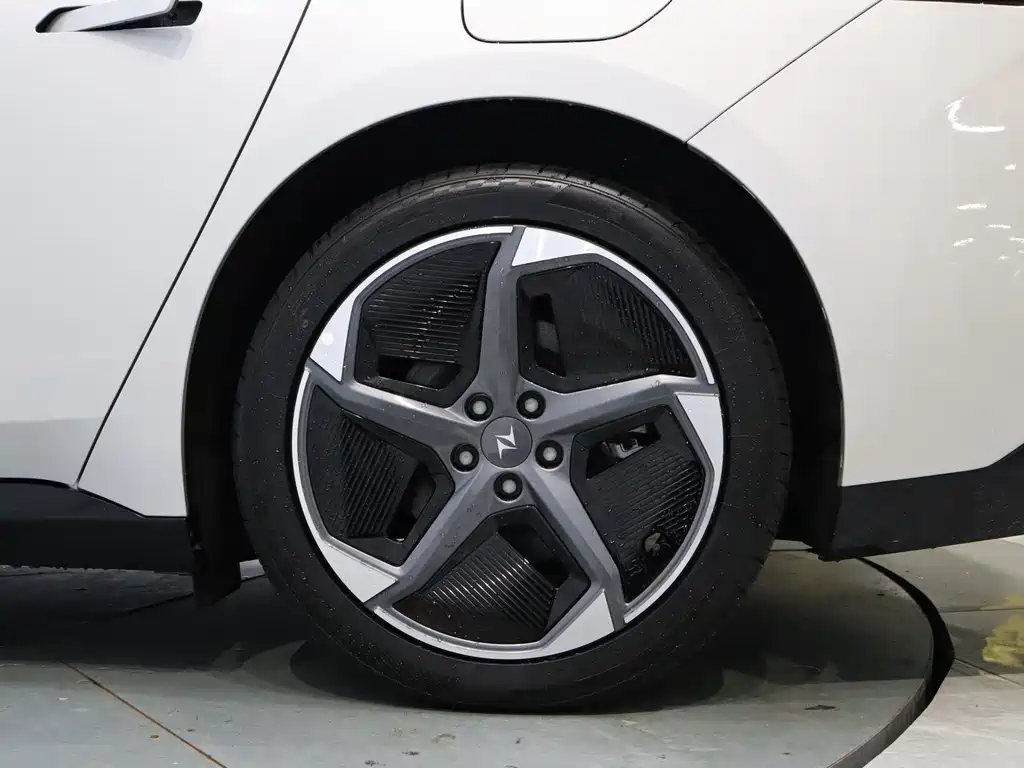 Dongfeng eπ007 2024 620Pro