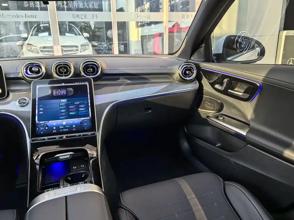 Mercedes-Benz C-Class — миниатюра 11