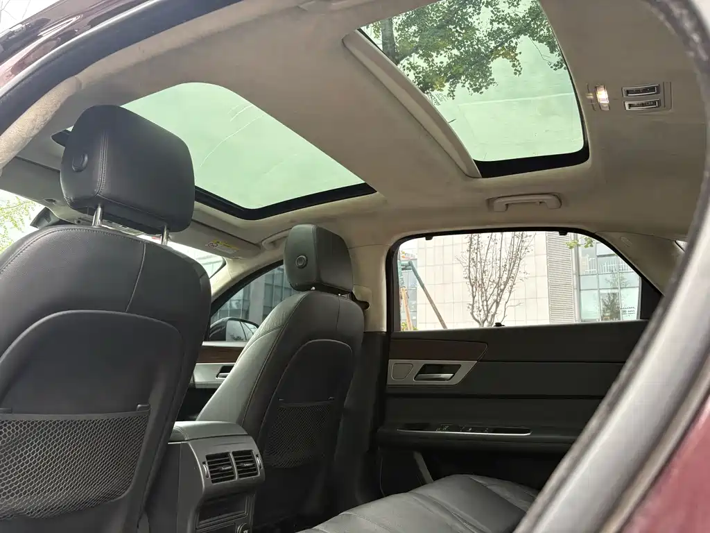 Jaguar XFL — миниатюра 13